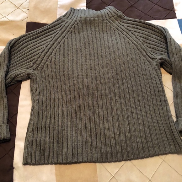 Liz Claiborne Cable Knit Sweater - EUC - Picture 6 of 11